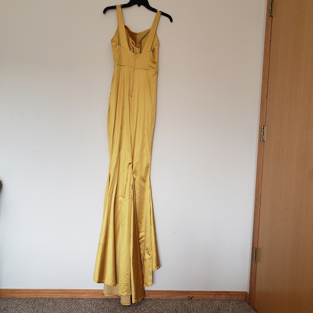 ⛔SOLD⛔Michael Costello x Revolve Jesse gown - Picture 6 of 8
